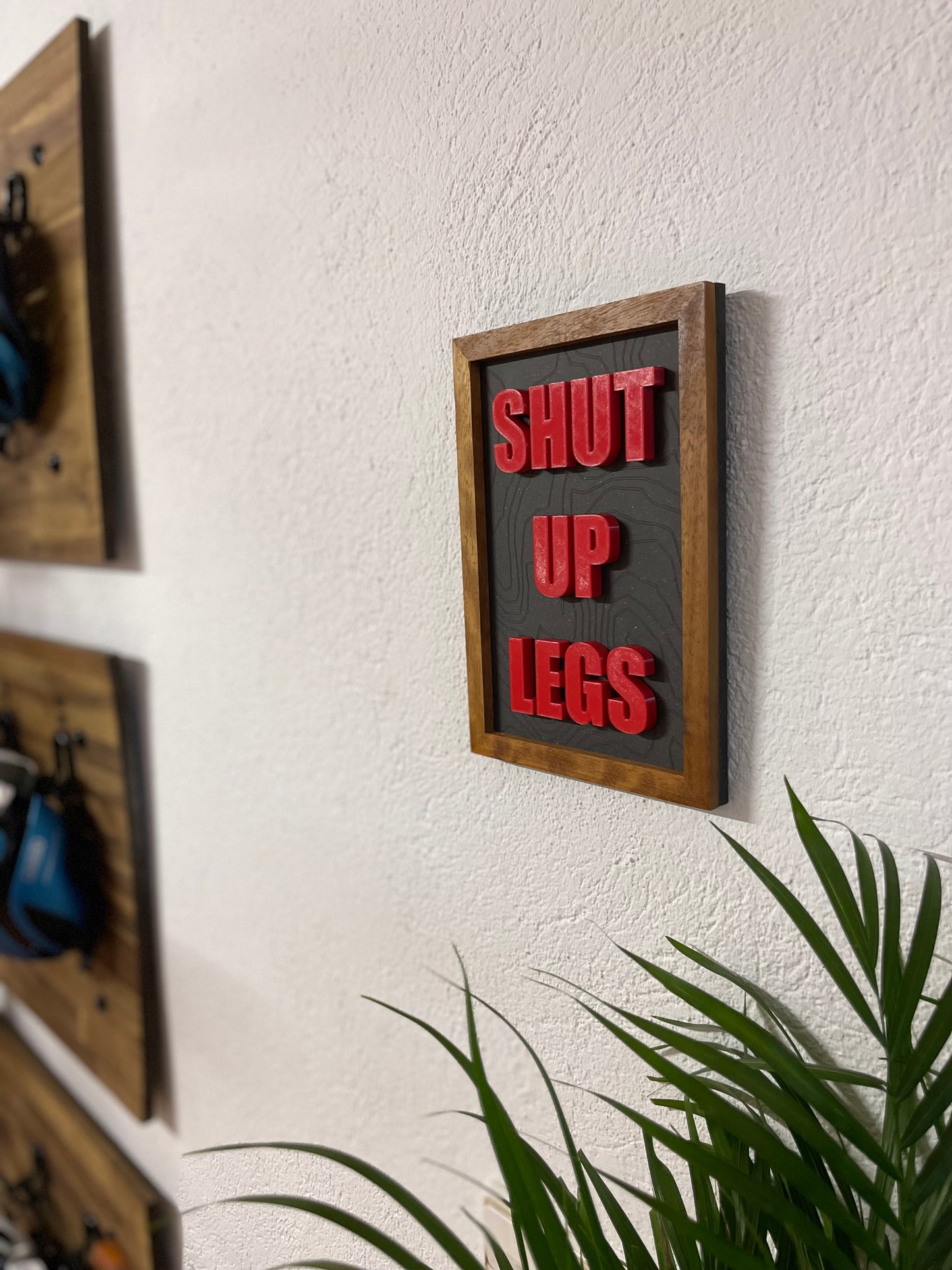 SHUT UP LEGS - Señales 3D